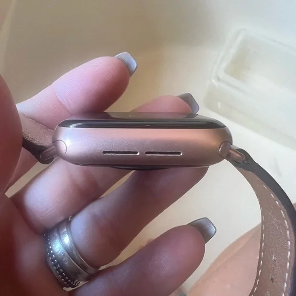 Apple Watch SE Rose Gold 40mm GPS + Cellular - Picture 5 of 9